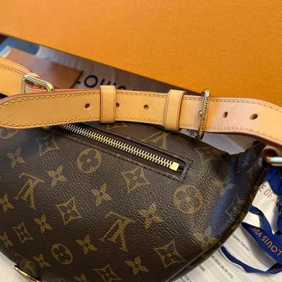 (NOT FOR SALE) Louis Vuitton Canvas Monogram Bumbag - Picture 5 of 10